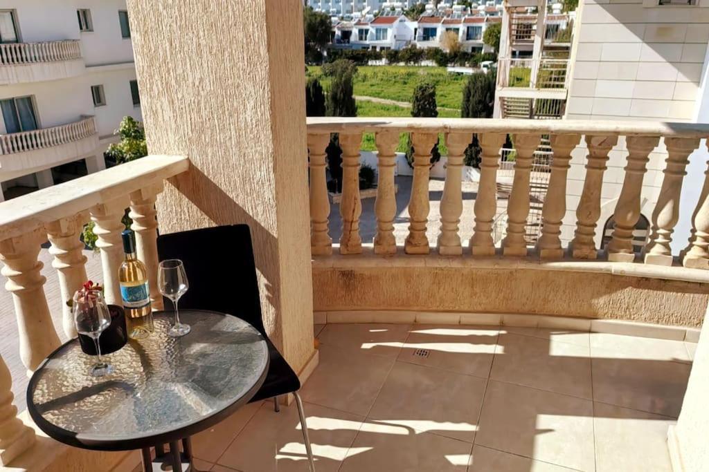 Teo Apartment Paphos Eksteriør billede