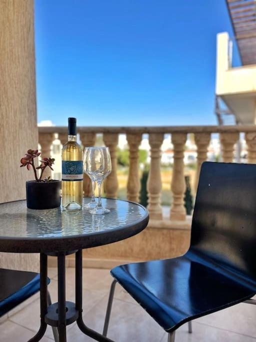 Teo Apartment Paphos Eksteriør billede